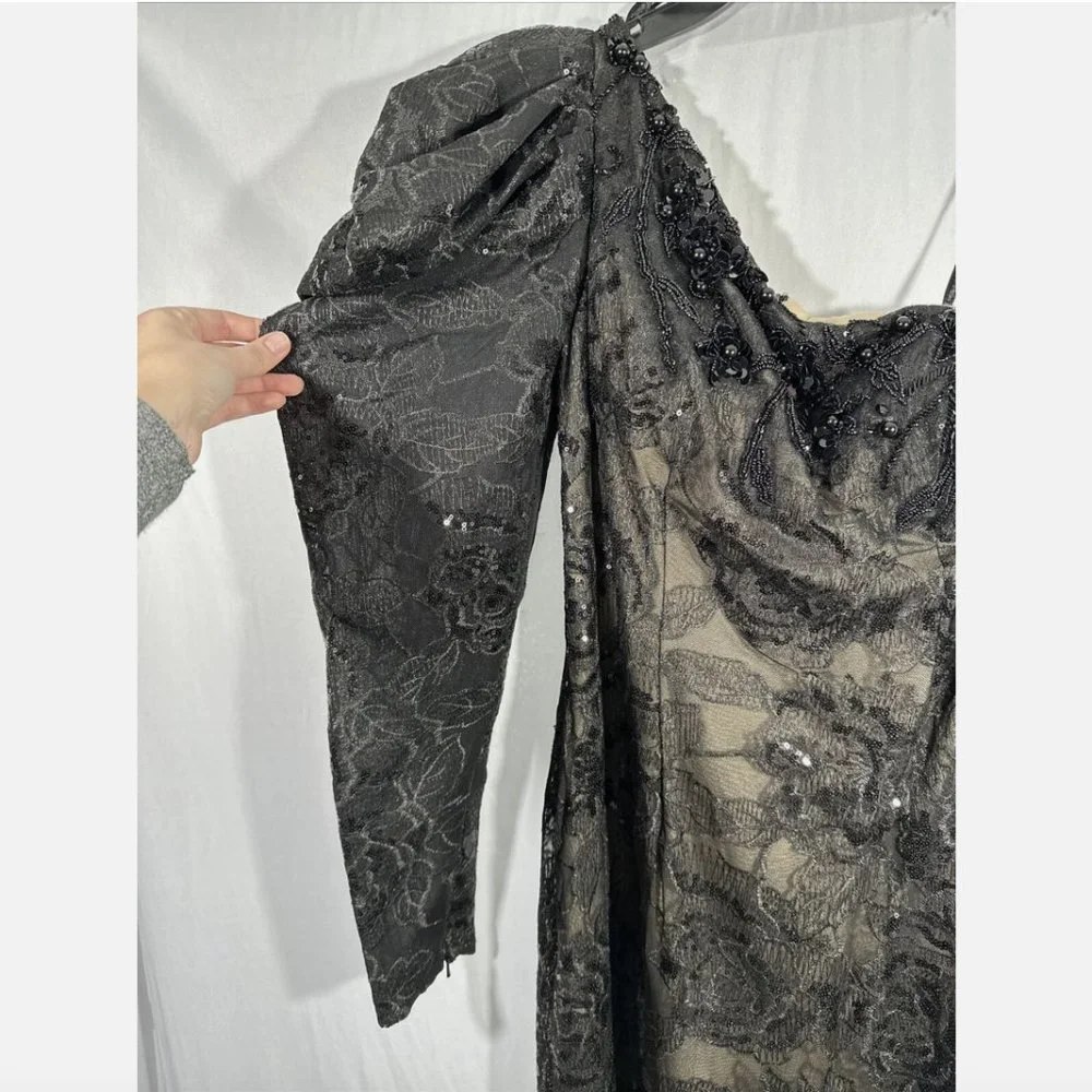 NWT $698 Mac Duggal [ 8 ] Embellished One Puff Sleeve Trumpet Gown in Black Q582